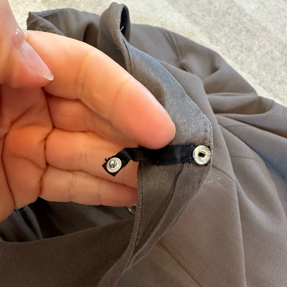 Eileen Fisher Women’s Silk Sleeveless Side Zip Dress Taupe (Size XS) - Picture 5 of 10